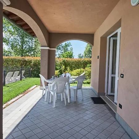 Villaggio Turistico Lugana Marina Aparthotel
