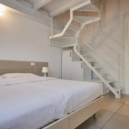 Aparthotel Villaggio Turistico Lugana Marina 3*