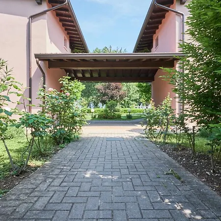Villaggio Turistico Lugana Marina Aparthotel 3*