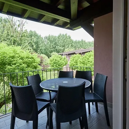 Villaggio Turistico Lugana Marina Aparthotel