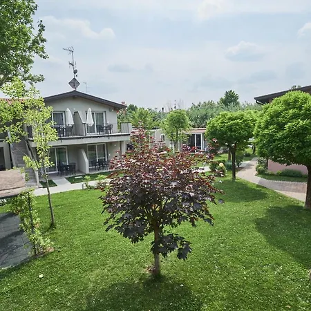 Villaggio Turistico Lugana Marina Aparthotel 3*
